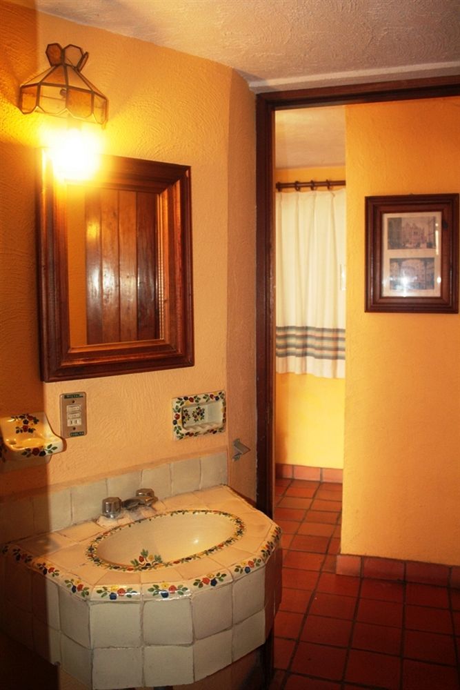 Casa Shaguiba Hotell Crucecita  Exteriör bild