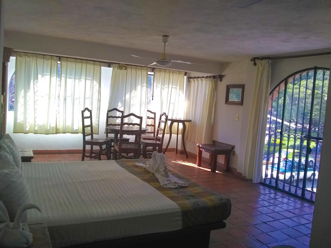 Casa Shaguiba Hotell Crucecita  Exteriör bild