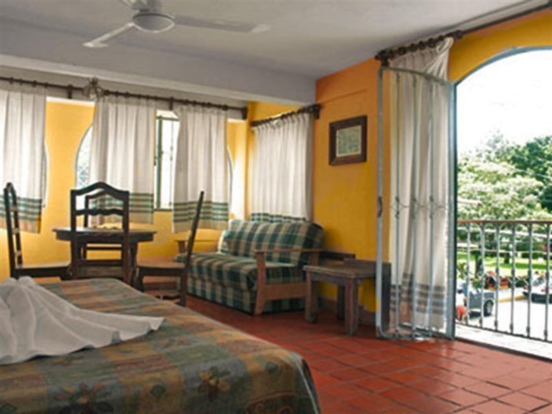 Casa Shaguiba Hotell Crucecita  Exteriör bild